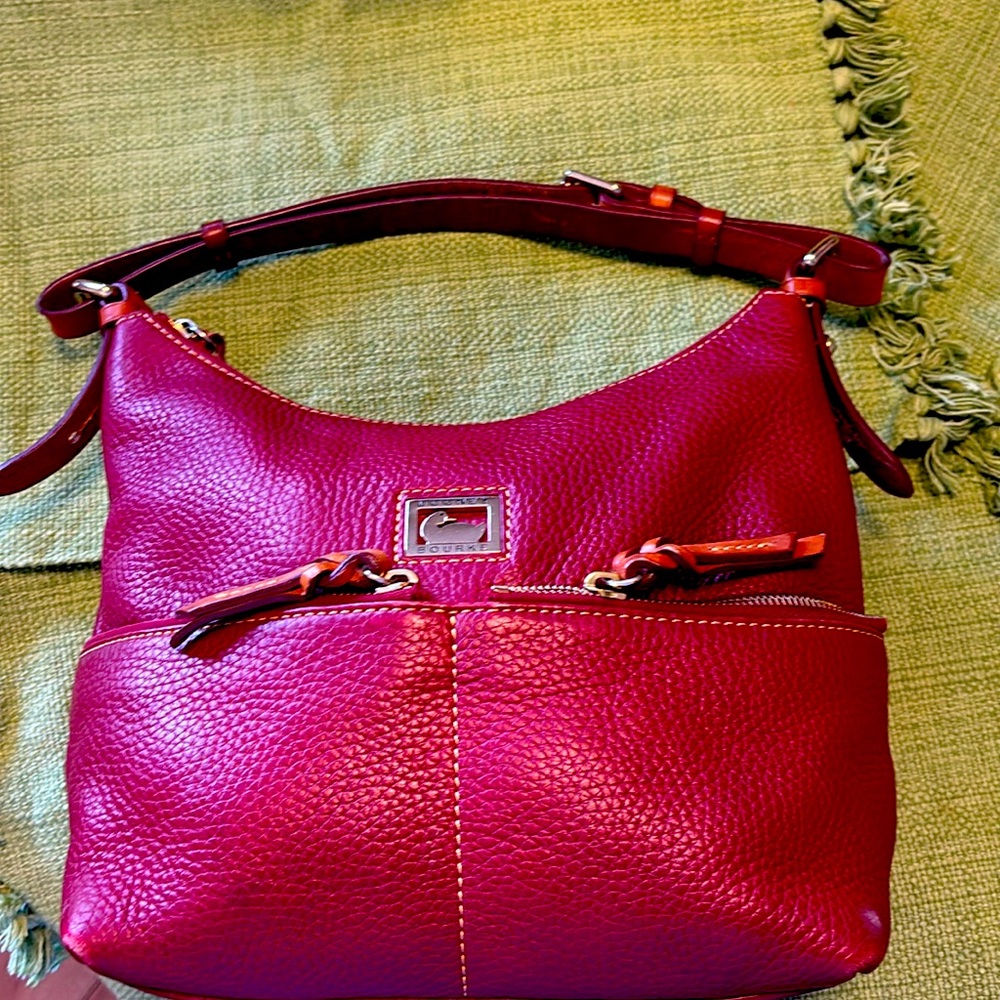 Beautiful Doone&Burke red pebbled grain small hobo.